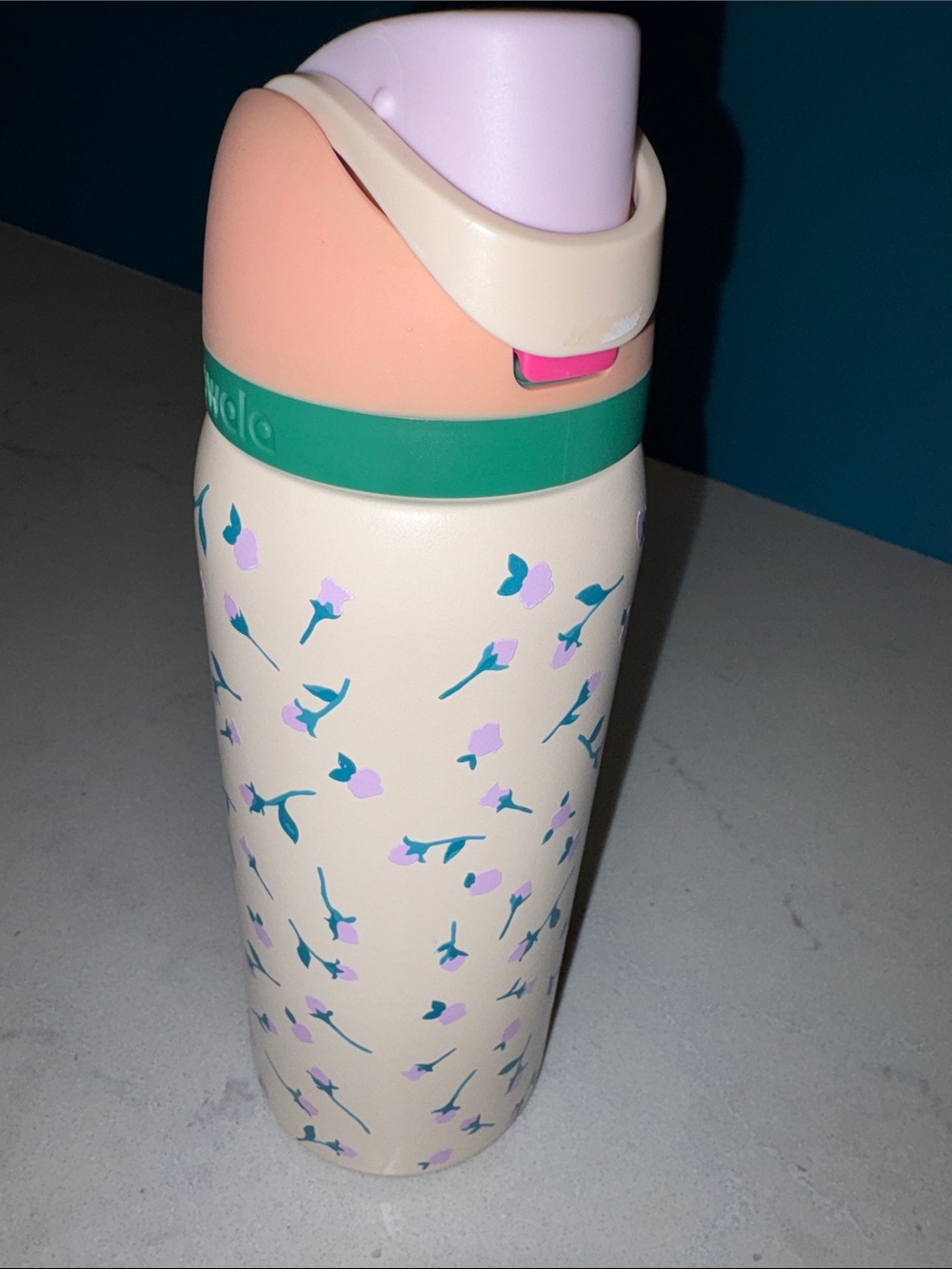 Owala 32oz Free Sip - Urban Outfitters exclusive rose “tea time” colorway